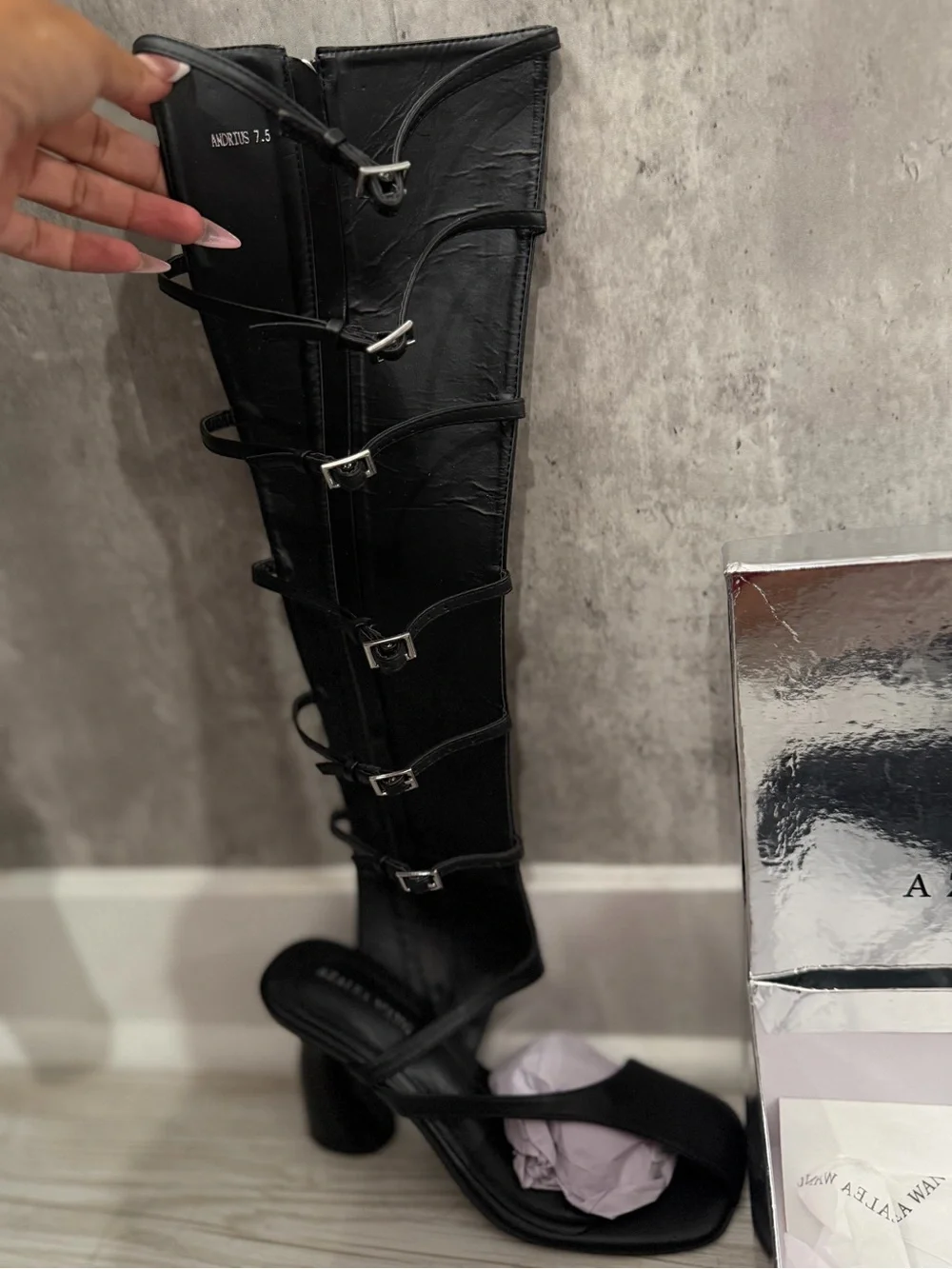 NWT Azalea Wang Black Gladiator Knee High Heeled Sandals | Size 7.5